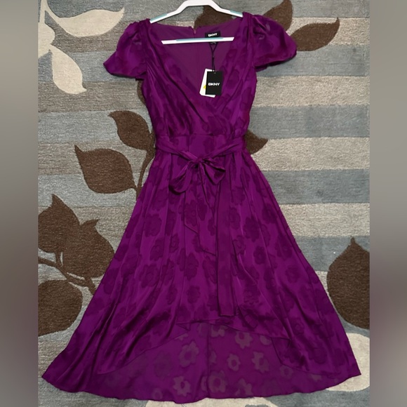 NWT DKNY Flutter Sleeve Floral Burnout Faux Wrap A-line High/Low Dress in Plum - Picture 3 of 10